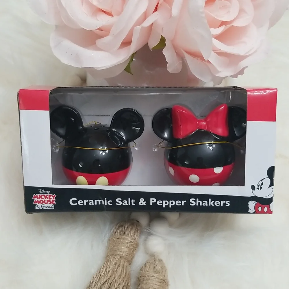 Disney Mickey and Minnie mouse salt and pepper shakers - Picture 2 of 5